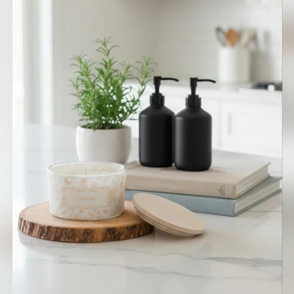 Sand & Fog Ocean Mist HUGE 4-Wick Candle ~ 23 oz - Picture 3 of 3